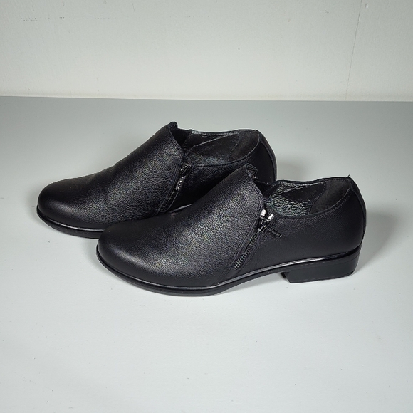 Naot Autan Soft Black Leather Loafers with side zippers 40 - Picture 2 of 12